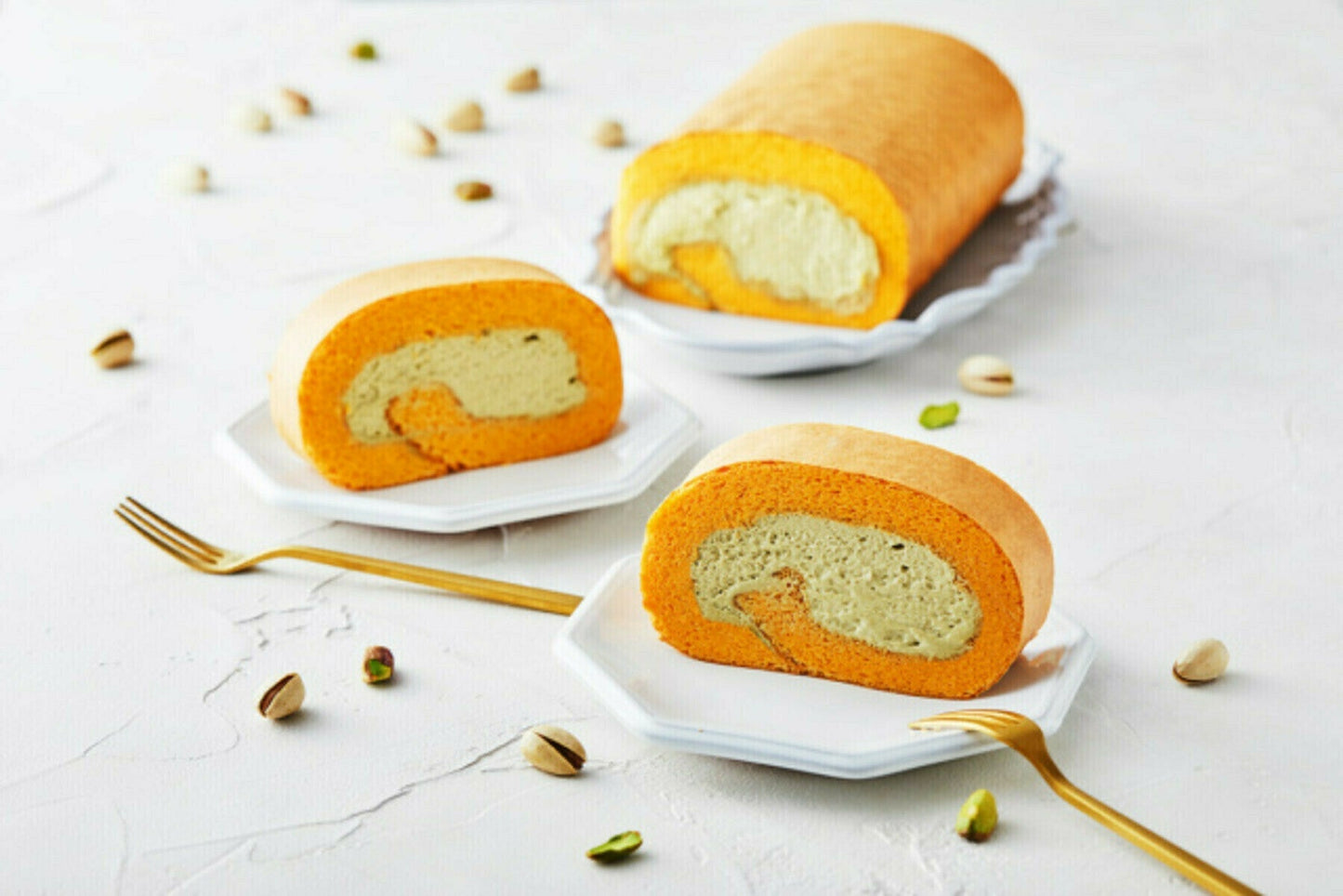 アマゾンショコラ・ピスタチオロールケーキ1本ずつセット